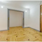 Rent a room of 200 m² in madrid