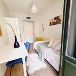 Rent a room of 220 m² in Madrid