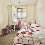 Rent 3 bedroom apartment in South East England