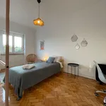 Rent 2 bedroom apartment of 88 m² in Lisbon