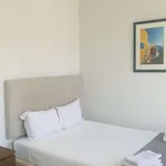 Rent a room of 100 m² in lisbon