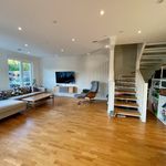Rent 6 rooms house of 135 m² in Täby