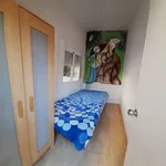 Rent 4 bedroom apartment of 6 m² in Barcelona