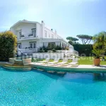 Rent 5 bedroom house of 380 m² in Rome