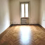 Rent 5 bedroom apartment of 210 m² in Milano