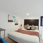 Rent 8 bedroom apartment in Madrid