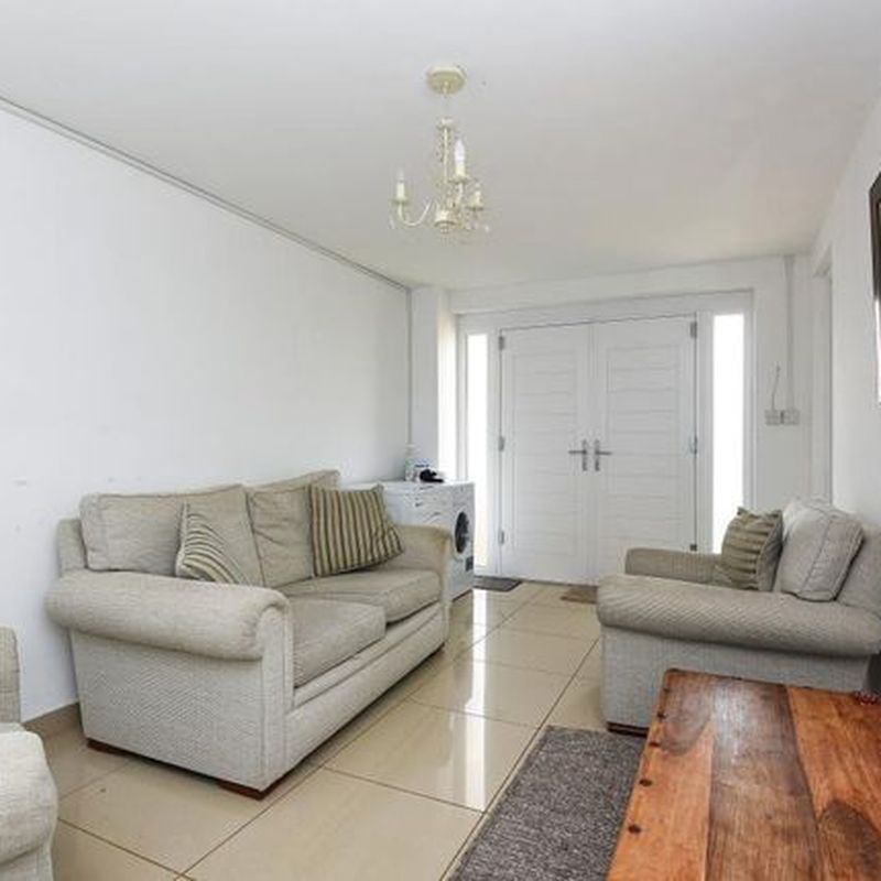 End terrace house to rent in Banbury, Oxfordshire OX16