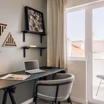 Rent 4 bedroom apartment of 85 m² in Lisboa