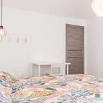 Rent a room of 97 m² in valencia