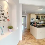 Rent 5 bedroom house of 1200 m² in Alicante