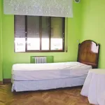 Rent a room of 140 m² in madrid