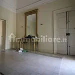 Affitto 5 camera appartamento di 220 m² in Catania