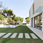 Rent 5 bedroom house of 332 m² in Barcelona