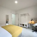 Rent a room of 77 m² in barcelona