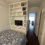 Appartement de 330 m² avec 1 chambre(s) en location à Paris