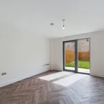 Rent 3 bedroom house in East Midlands