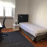 Rent 3 bedroom apartment in Lisbon