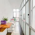 Rent a room of 100 m² in lisbon