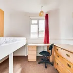 Rent 4 bedroom apartment in South East England