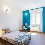 Rent a room of 80 m² in milan