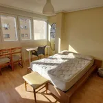 Rent a room of 90 m² in zaragoza