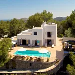 Rent 4 bedroom house in Cala Llonga