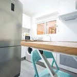 Rent a room of 100 m² in Valencia