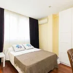 Rent a room of 130 m² in madrid