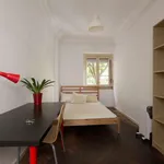 Rent a room of 100 m² in lisbon