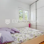 Rent 3 bedroom apartment of 145 m² in Crikvenica