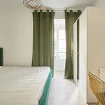 Rent a room of 280 m² in Lisboa