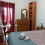 Rent a room of 12 m² in lisbon