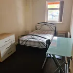 Rent 2 bedroom flat in Leicester