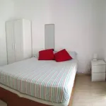 Rent 3 bedroom apartment in Barcelona