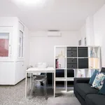 Rent 1 bedroom apartment of 25 m² in Barcelona