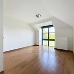 Maison de 1047 m² avec 5 chambre(s) en location à Braine-lAlleud