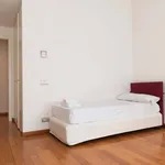 Rent 4 bedroom apartment of 200 m² in Milano