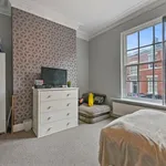 Rent 5 bedroom house in Preston