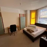 Rent 2 bedroom apartment in Manchester