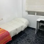 Rent 3 bedroom apartment in Alicante