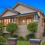 Rent 4 bedroom house in Carlton