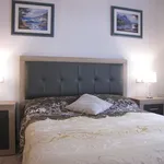 Alquilo 3 dormitorio casa de 90 m² en Alicante']