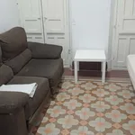 Rent a room of 250 m² in granada