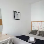 Rent a room of 100 m² in lisbon