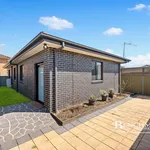 Rent 3 bedroom house in Moorebank