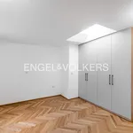 Pronajměte si 4 ložnic/e byt o rozloze 153 m² v Prague