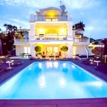 Rent 5 bedroom house of 1100 m² in Marbella