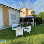 Rent 2 bedroom house of 110 m² in Camaiore