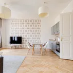 Pronajměte si 2 ložnic/e byt o rozloze 85 m² v Prague