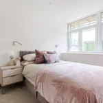 Flat to rent in West Byfleet, Surrey KT14